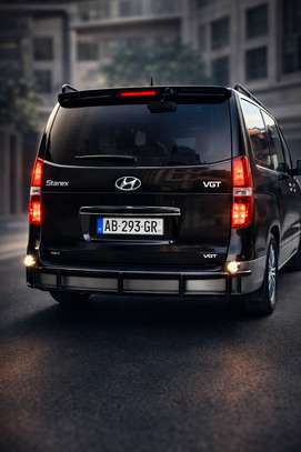 Location Hyundai Starex VIP 12 places image 4