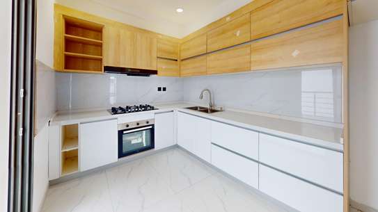 F4 de 170m² au point E image 6