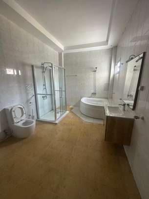 Villa de 8 chambres a louer aux Almadies image 2