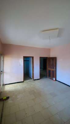 Villa Type F7 à Diamniadio – Route des Ministères image 3