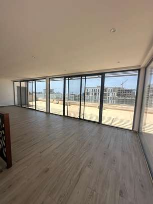 Duplex au 5 étage à louer Almadies sur la route de King fadh image 5