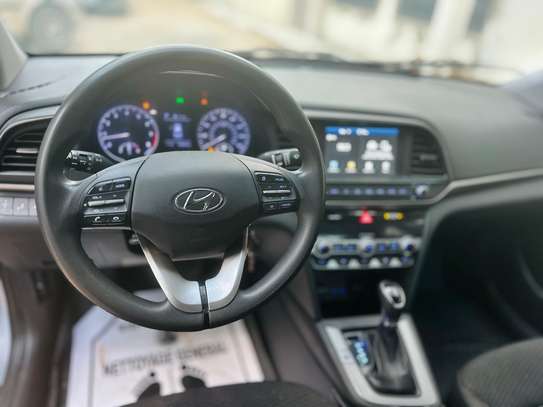 Hyundai Elentra 2020 image 5