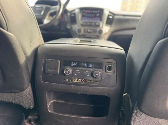 GMC YUKON XL image 7