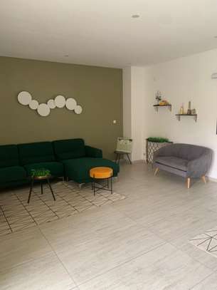 Appartement F4 non meublé Point E parking, ascenseur image 4