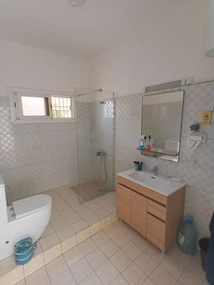 Villa aux Almadies meublée image 10
