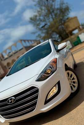 HYUNDAI ELANTRA GT 2017 image 4