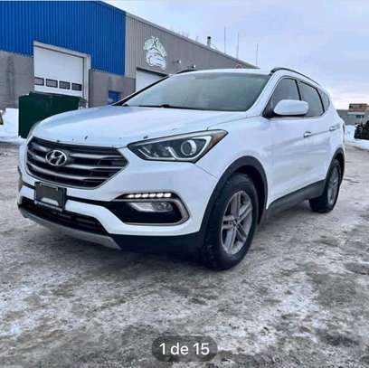 Hyundai Santa Fe SUV blanc essence spacieux image 8