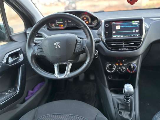 Peugeot 208 2019 image 7