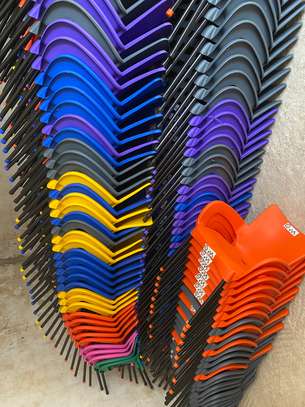 Chaises en plastique image 3