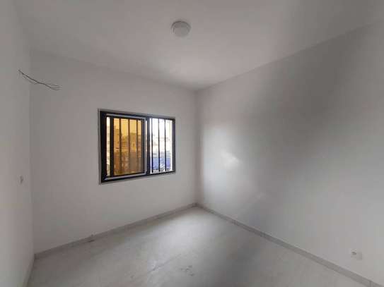 Appartement moderne à Dalifort image 6