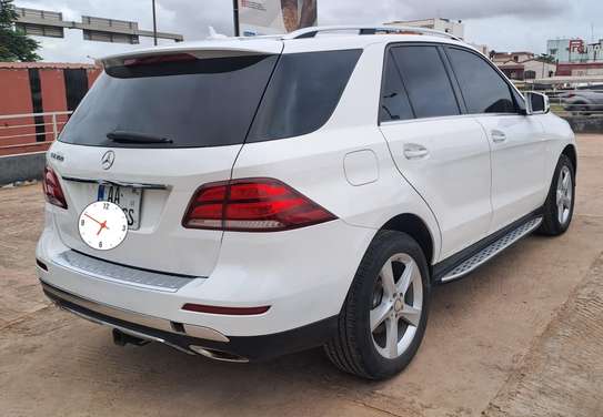 Mercedes Gle 2017 350 V6 super clean image 10