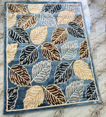 Tapis moderne deux dimensions disponibles image 9