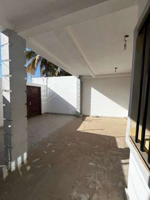 Villa à louer aux HLM Grand Médine image 8