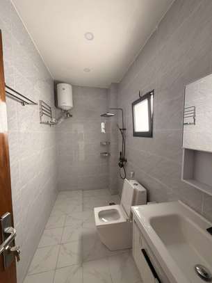 APPARTEMENT 3 CHAMBRES + ENTRÉE  SALON A YOFF ONOMO image 5