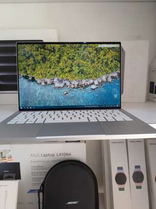 RazerBook 13 ) i7 ) 11e generation ) 16g de ram )256 image 2