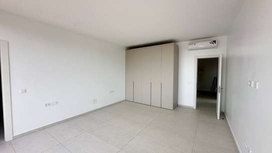 Appartement F4 à louer aux Almadies route King fahd image 8