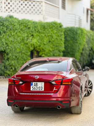Nissan Altima 4/4 année 2020 image 4
