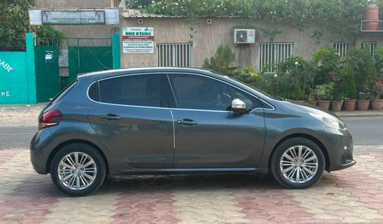 Peugeot 208 2016 image 6