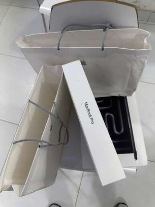 MacBook Pro M5 14 Pouce image 2