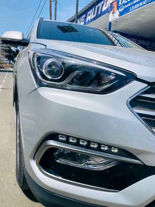 Hyundai santafe 2017 4x4 image 4