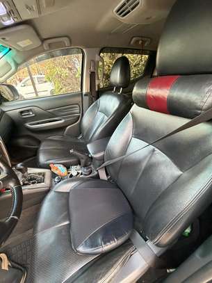 MITSUBISHI L200 2022 image 10