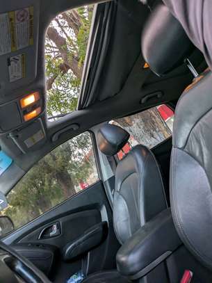 Hyundai Tucson limited full options image 9