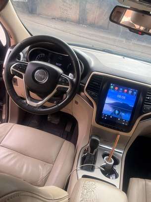 Location Jeep Cherokee image 4