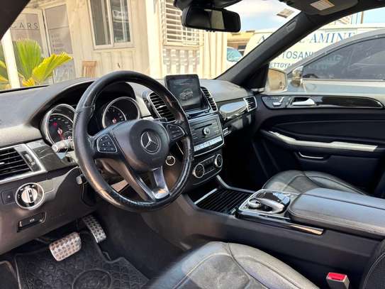Mercedes Benz GLE 400 image 9