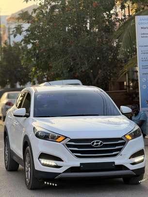 Avant hyundai tucson 2018 autamtique diasel.full option image 7