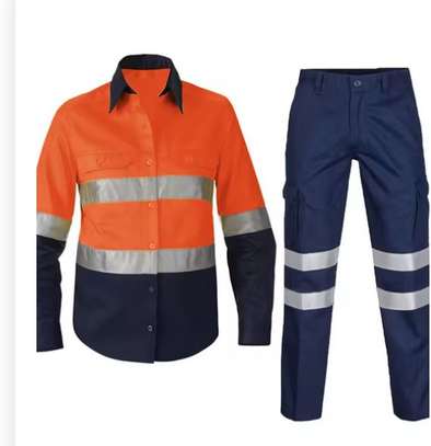 Tenues et gilets de travail image 11