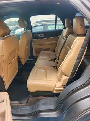 FORD EXPLORER image 3