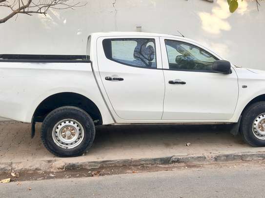 Voiture l200 mitsubishi à vendre trés bon prix image 3