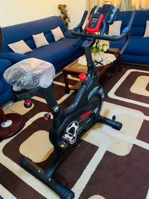 Vélo d'appartement à résistance magnétique image 2