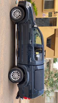 Toyota Hilux 2016 image 2