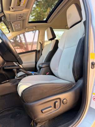 TOYOTA RAV4 XLE AWD 2018 image 13