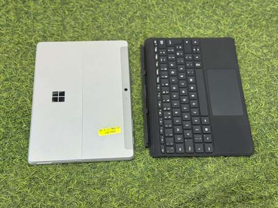 Microsoft Surface Go image 4