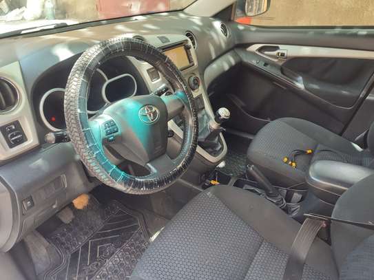 Toyota matrix image 4