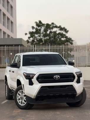 Toyota Tacoma SR  2024 image 2