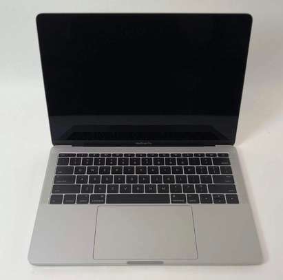 MacBook Pro 2016 touchbar i5 image 2