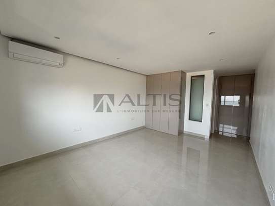 APPARTEMENT F5 HAUT STANDING - HAUT PLATEAU image 13