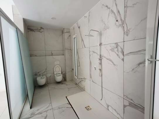 VILLA  A LOUE DAKAR VIRAGE  R+2 image 13