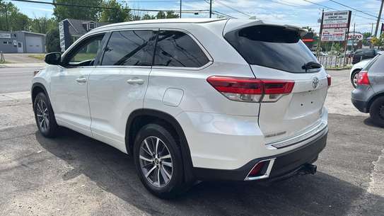 Toyota Highlander image 3