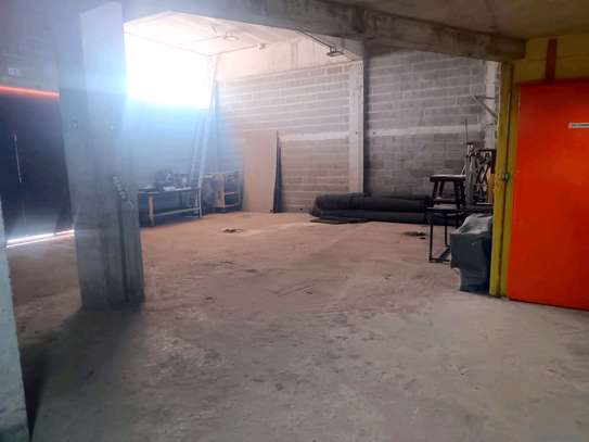 LOCATION ATELIER + PLATEAU BUREAUX image 7