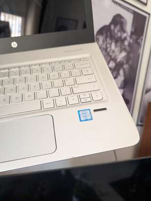 HP envy i7 6th gen / 8gb ram / 256gb image 6