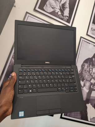 Dell latitude i5 7th /256gb /8gb Ram image 4