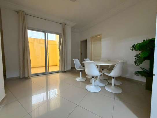 Appartement lumineux avec balcons design moderne image 6