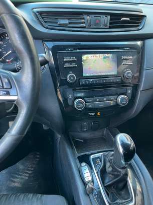 Je vend ma Nissan rogue 2017 automatique essence image 2