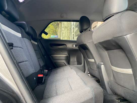 Citroën C4 Shine Diesel 2019 image 5