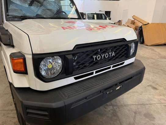 Toyota Land cruiser 2025 Ambulance 78 neuf image 6