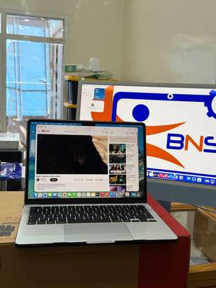 MacBook Air M5 13“ 512/16 image 2